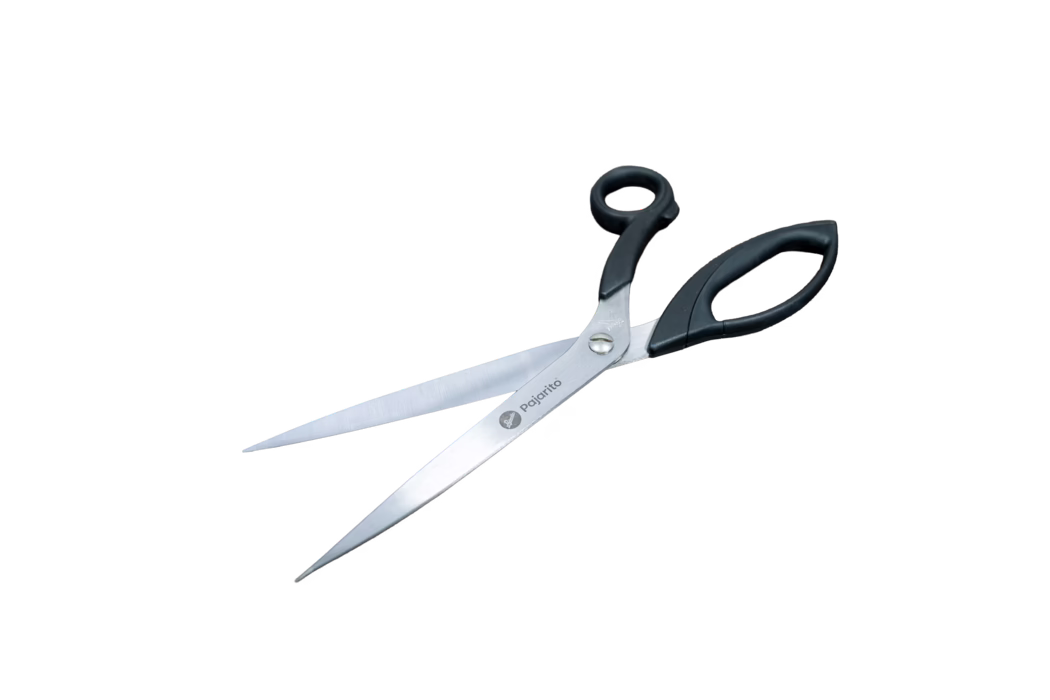 Pajarito_Dummy_Wallpaper scissors Profi Cut and Roughening scissors Profi Cut _013828_067761_2021-03 A pair of stainless steel scissors with black plastic handles. The blades are shiny and sharp, indicating they are suitable for cutting various materials. The logo 'Pajarito' is visible on one of the blades, suggesting the brand or manufacturer. The scissors are displayed against a plain white background, emphasizing their design and functionality.