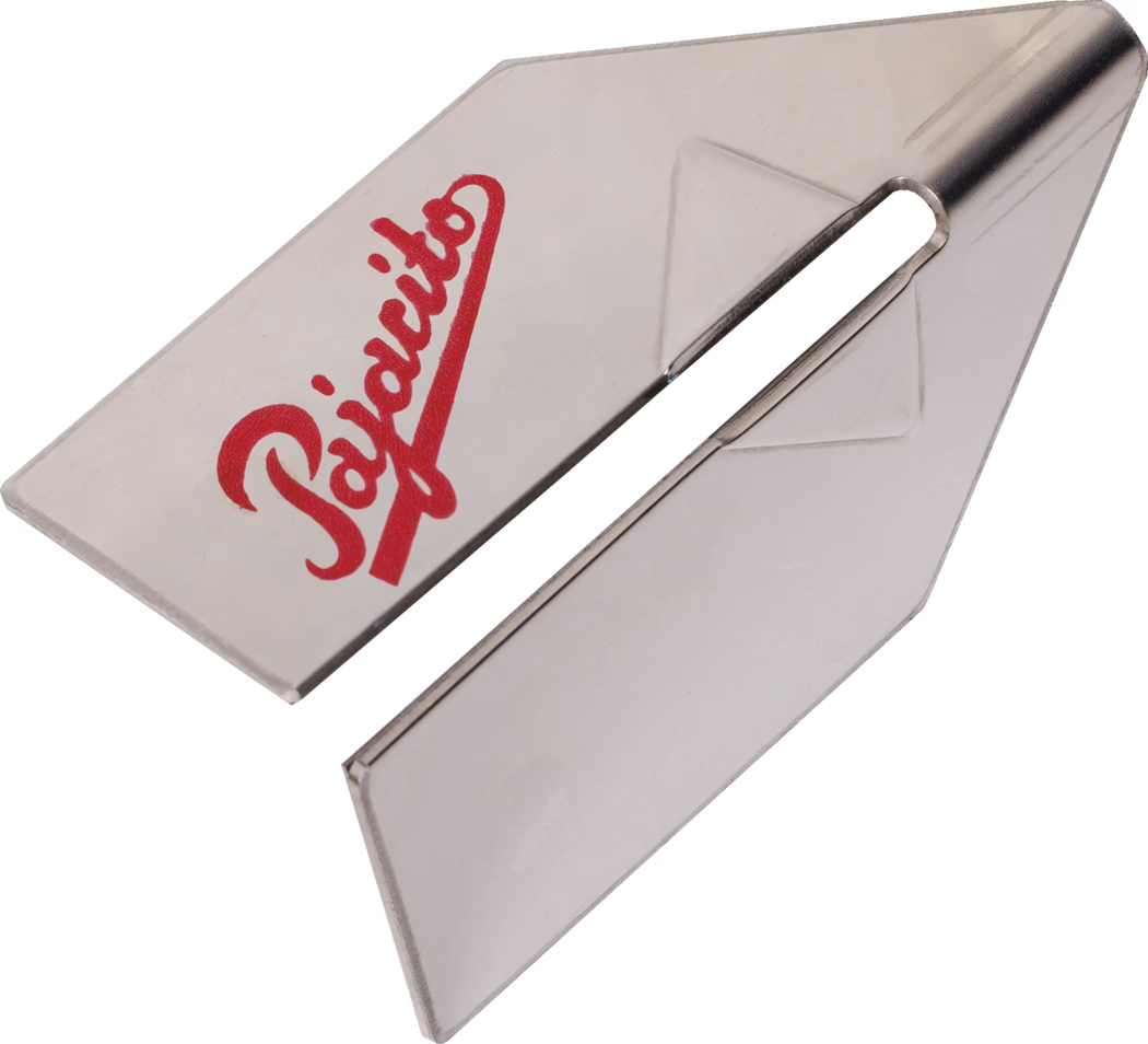 Pajarito_Dummy_Corner cutter_052671_2021-03 A shiny metal book holder with a distinctive red logo that reads 'Pajarito'. The holder features a simple and functional design, allowing it to hold books or documents upright. The reflective surface suggests a polished finish, while the angular shape adds a modern touch to the item.